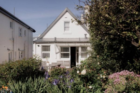 Kelly Street Cottage in Battery Point
